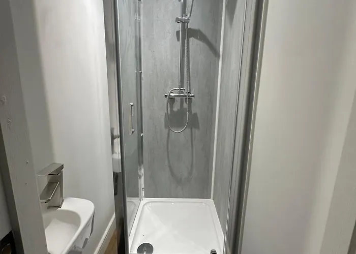 House-sleeps8-parking-garden * Λιντς